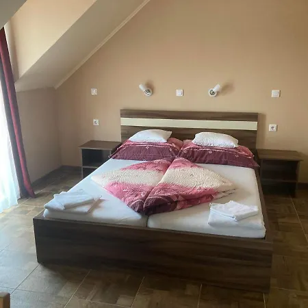Borostyan Panzio Bed and Breakfast 3*